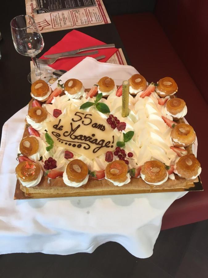 Au Pere Tranquille Hotel Tinchebray-Bocage Kültér fotó