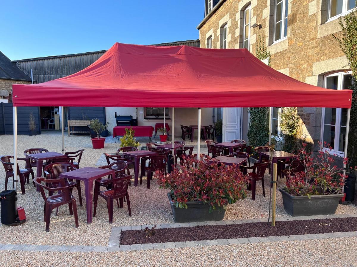 Au Pere Tranquille Hotel Tinchebray-Bocage Kültér fotó