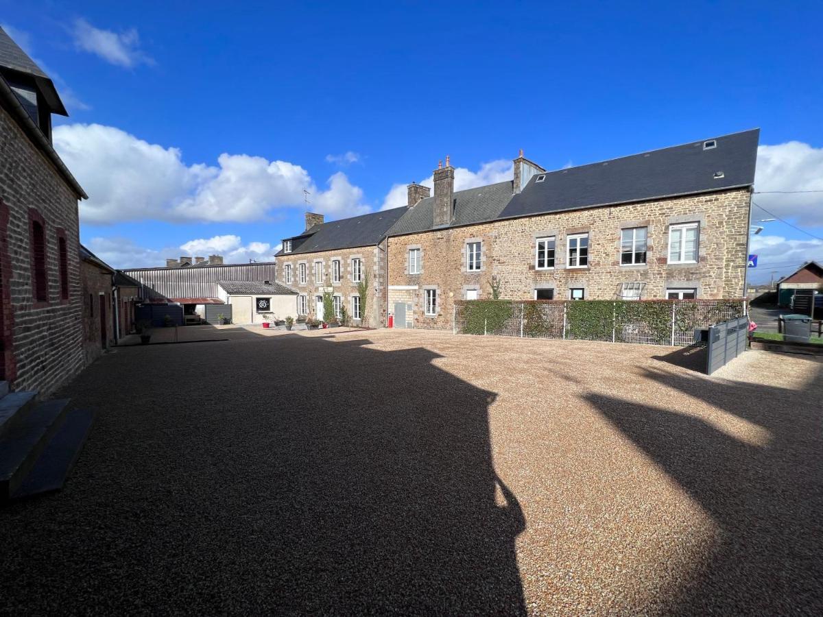 Au Pere Tranquille Hotel Tinchebray-Bocage Kültér fotó