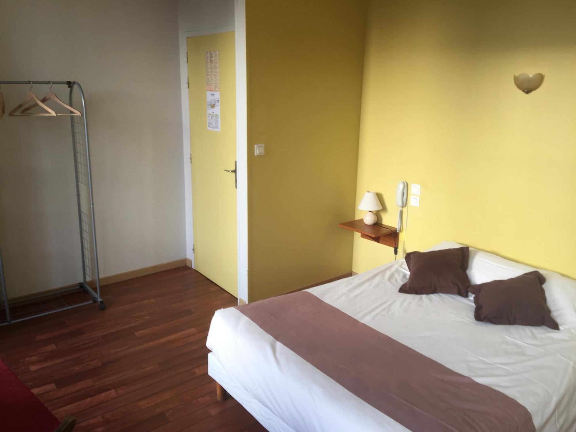 Au Pere Tranquille Hotel Tinchebray-Bocage Kültér fotó