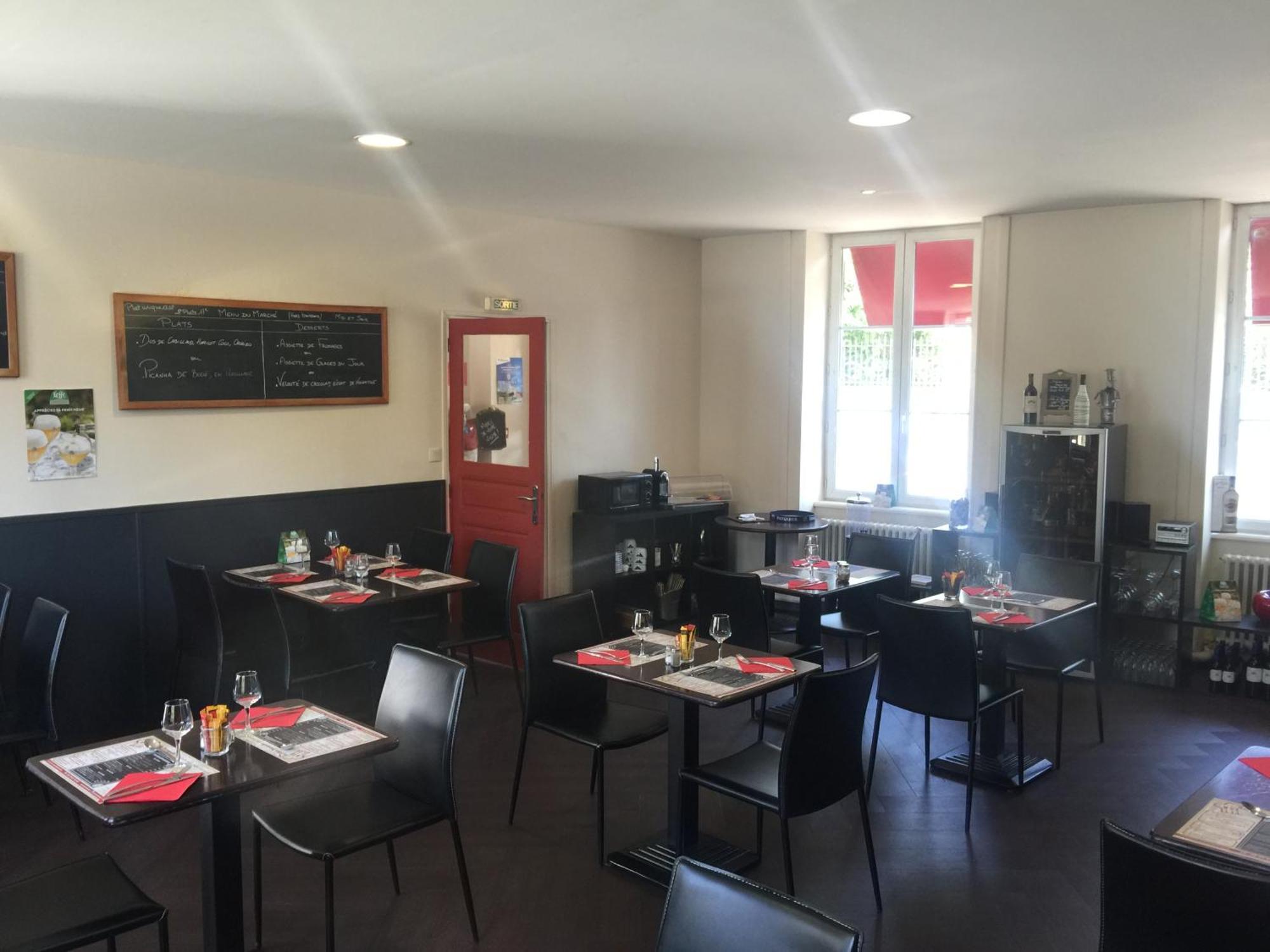 Au Pere Tranquille Hotel Tinchebray-Bocage Kültér fotó