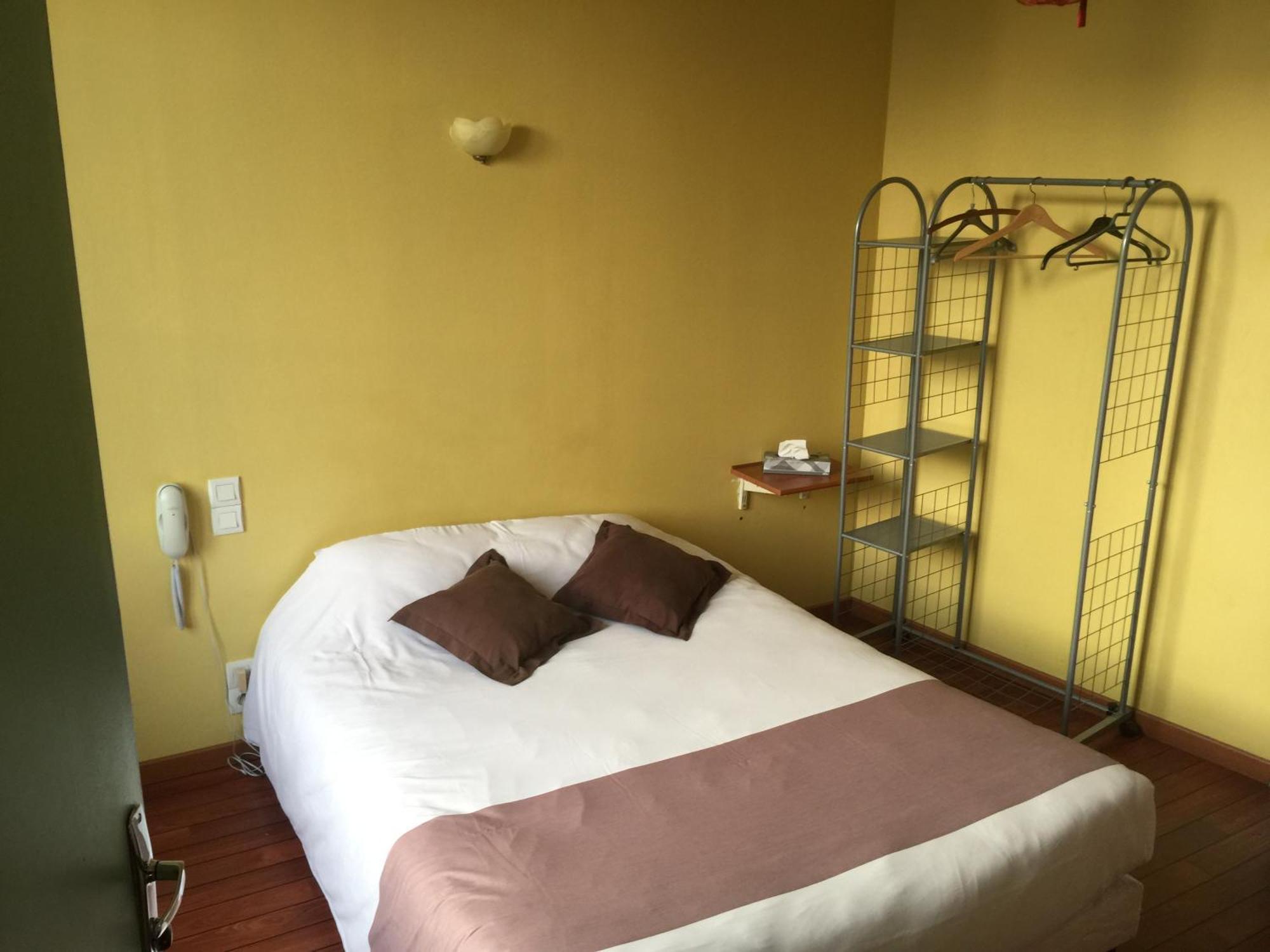 Au Pere Tranquille Hotel Tinchebray-Bocage Kültér fotó