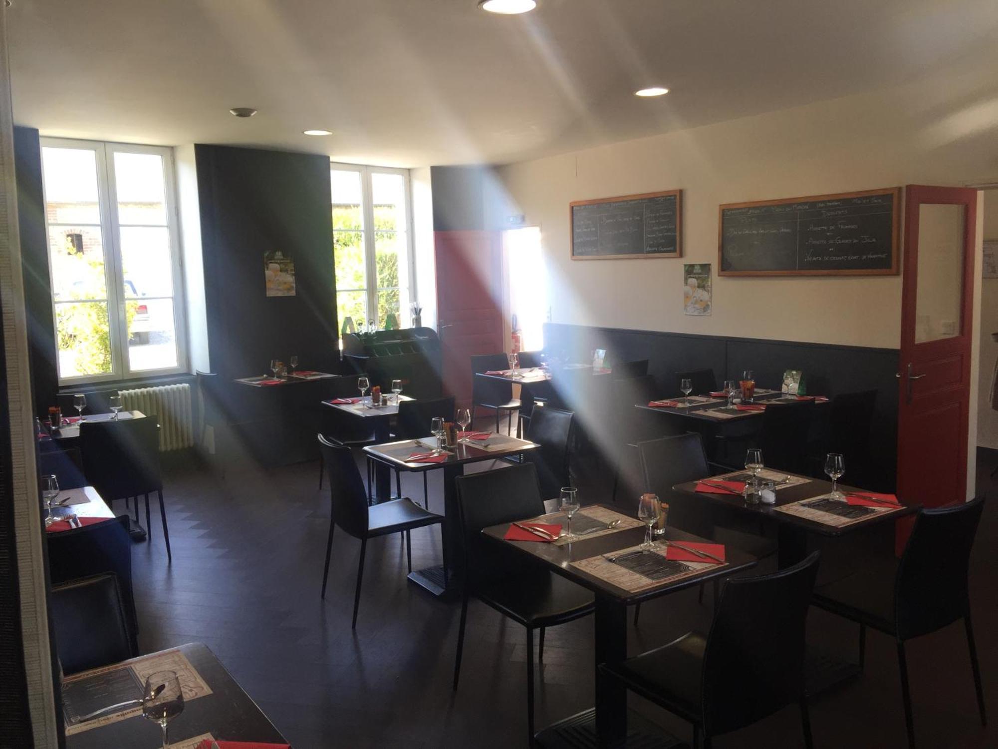 Au Pere Tranquille Hotel Tinchebray-Bocage Kültér fotó