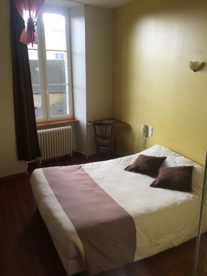 Au Pere Tranquille Hotel Tinchebray-Bocage Kültér fotó