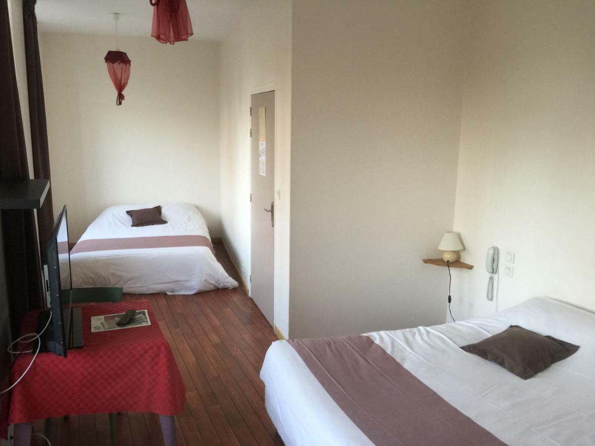 Au Pere Tranquille Hotel Tinchebray-Bocage Kültér fotó