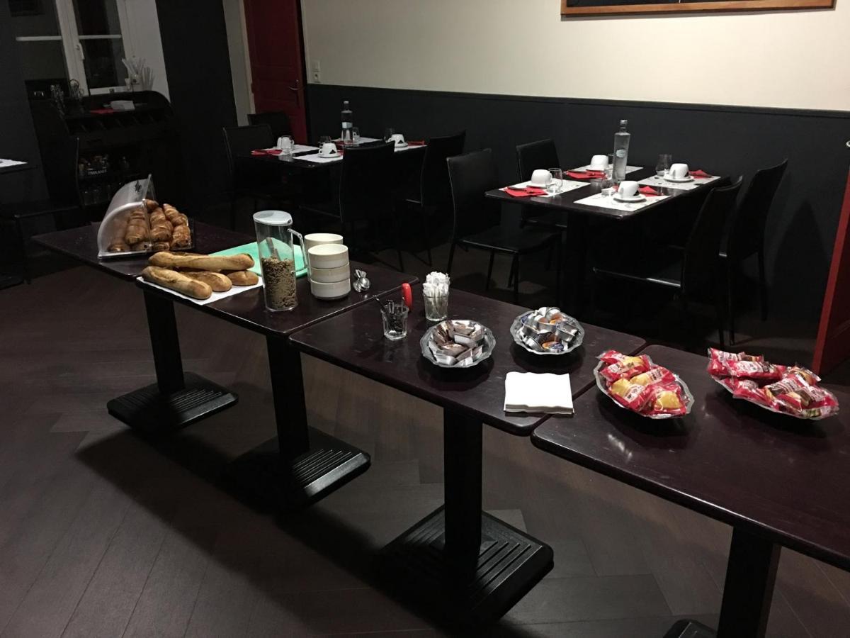 Au Pere Tranquille Hotel Tinchebray-Bocage Kültér fotó